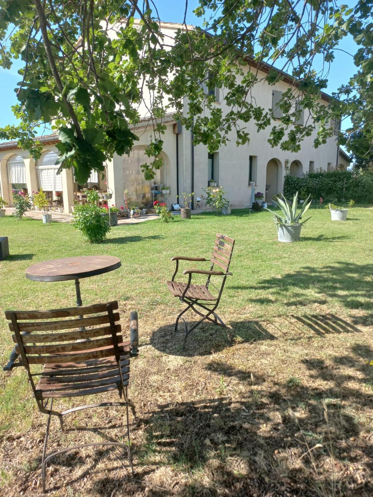 Beb Montefratta Bed & Breakfast ฟราตตา แตร์เม ภายนอก รูปภาพ